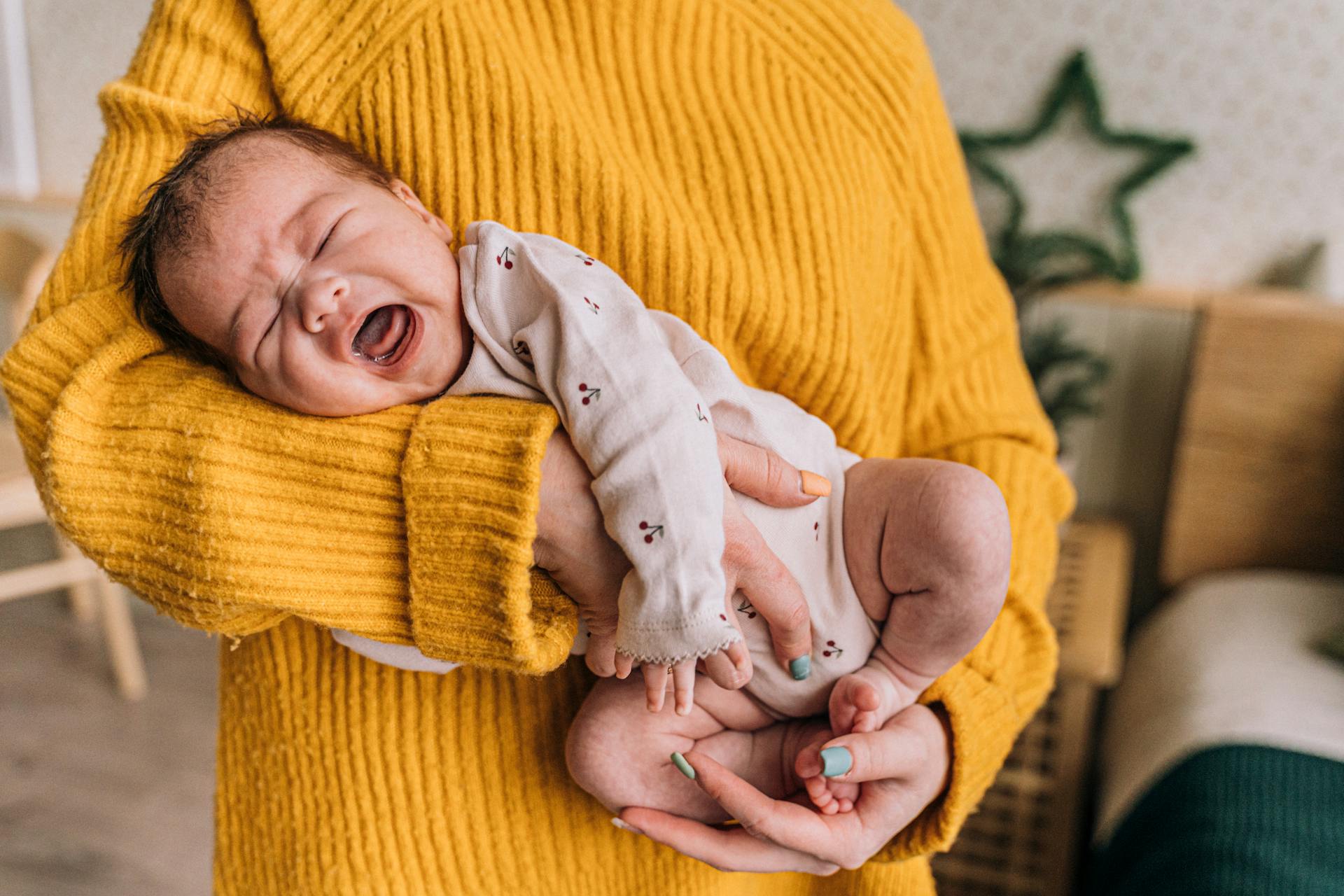 Why Do Newborn Babies Startle? Understanding the Moro Reflex